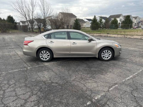2014 Nissan Altima for sale at Auto Center of Columbus in Columbus OH