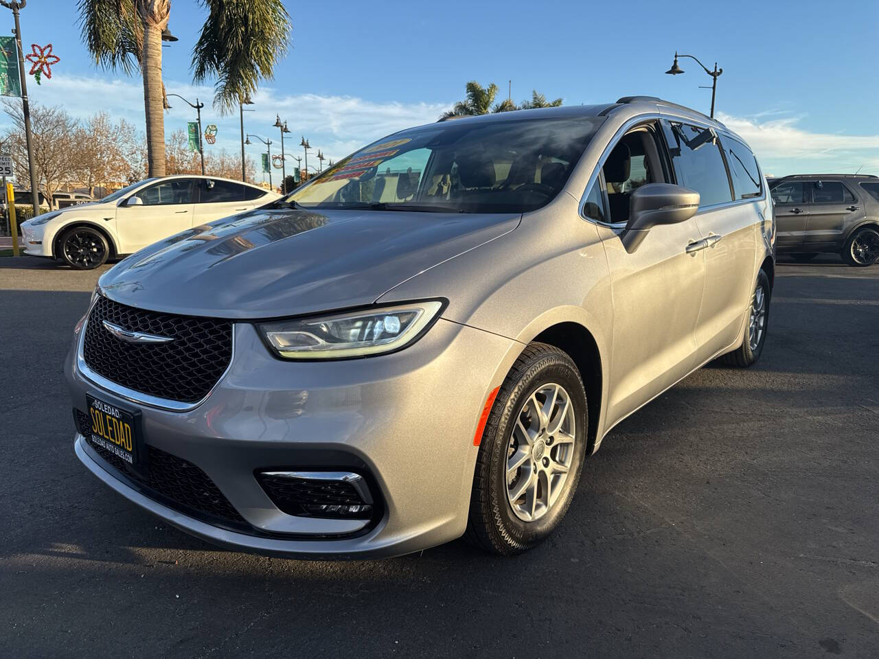 Silver 2021 Chrysler Pacifica Touring Touring 4dr Mini-Van 1