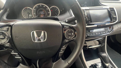 2017 Honda Accord EX-L w/Navi w/Honda Sensing