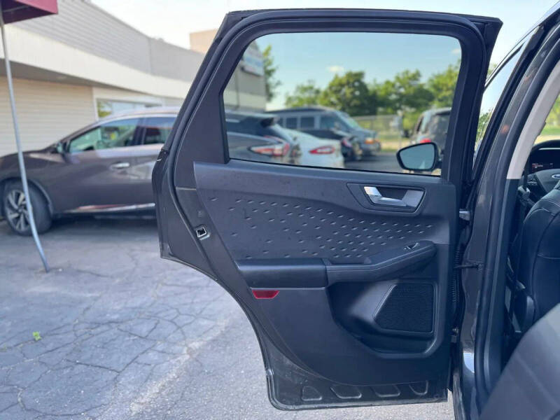 2020 Ford Escape SEL