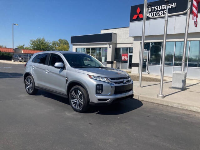 2025 Mitsubishi Outlander Sport ES's photo