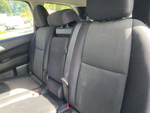 2017 Nissan Pathfinder SV