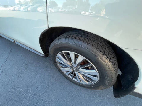 2018 Nissan Pathfinder SV