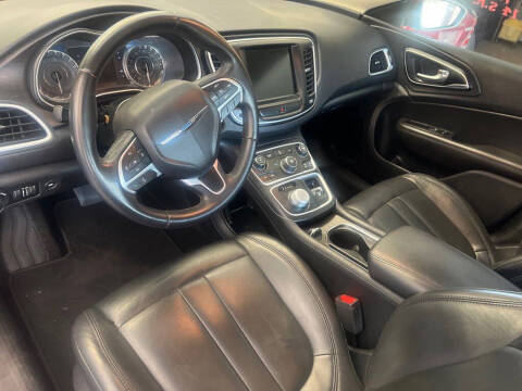 2017 Chrysler 200