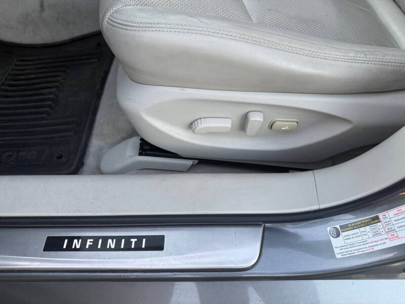 2017 Infiniti Q50 Hybrid Premium