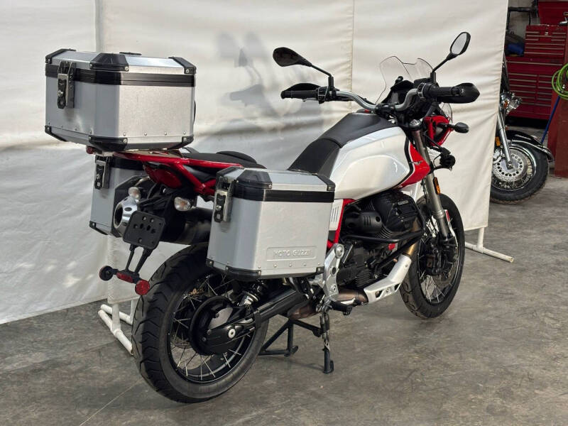 2020 Moto Guzzi V85TT