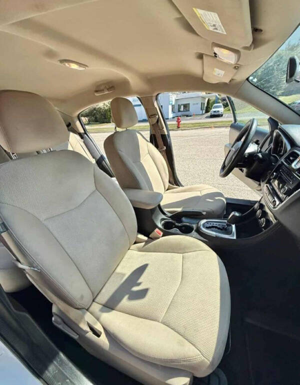 2013 Chrysler 200 LX