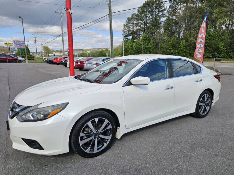 Used 2017 Nissan Altima SR with VIN 1N4AL3AP3HC263298 for sale in Kingsport, TN