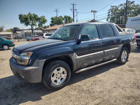 2004 Chevrolet Avalanche for sale at Larry's Auto Sales Inc. in Fresno CA