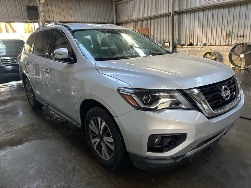 2017 Nissan Pathfinder SV