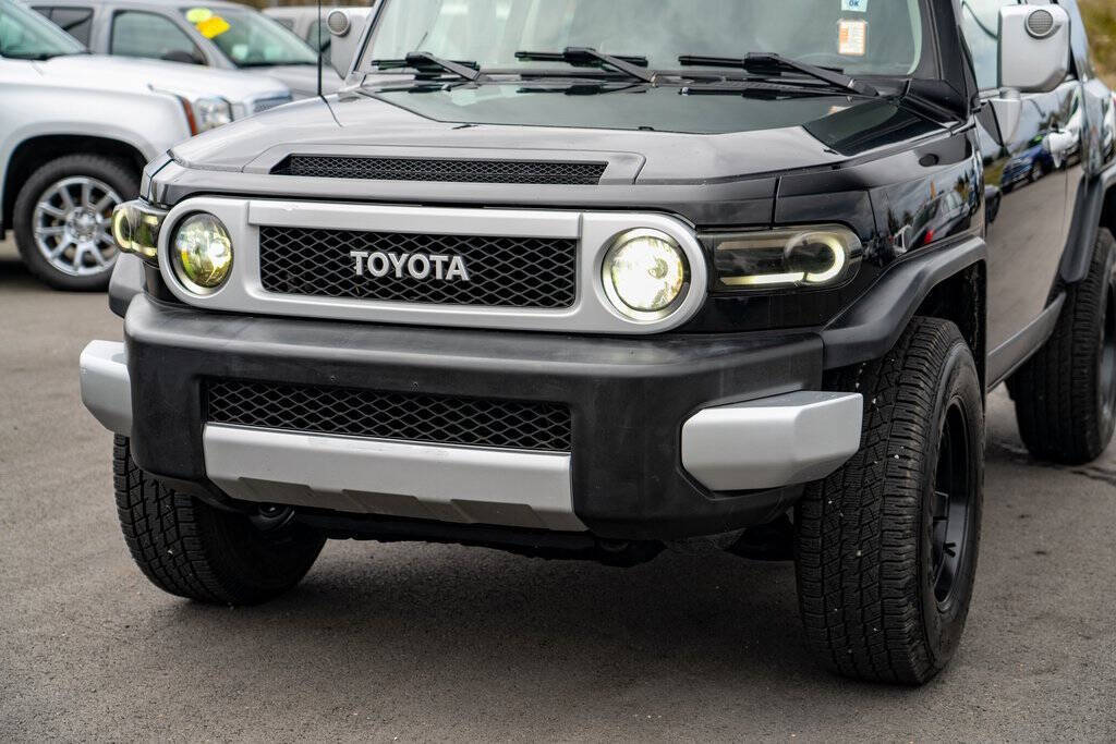 2010 Toyota FJ Cruiser for sale at Auto Destination in Puyallup, WA