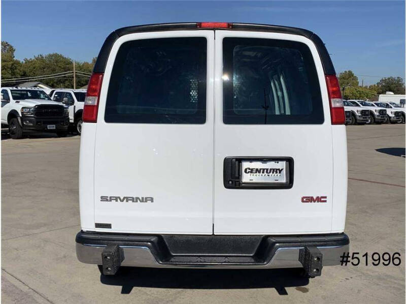 2023 GMC Savana 2500