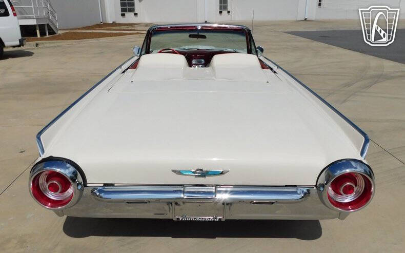 1962 Ford Thunderbird