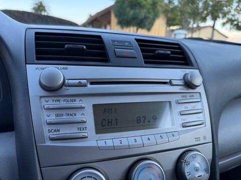 2011 Toyota Camry LE