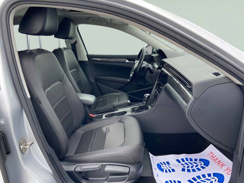 2020 Volkswagen Passat R-Line