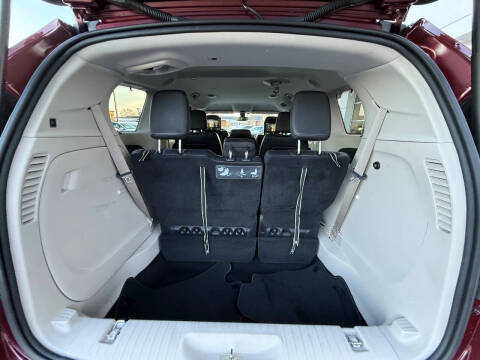 2017 Chrysler Pacifica Touring-L Plus