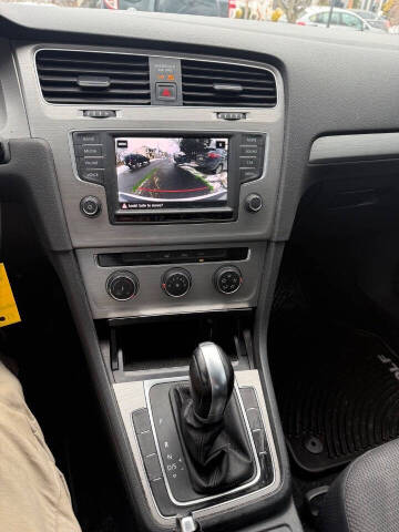 2017 Volkswagen Golf TSI S