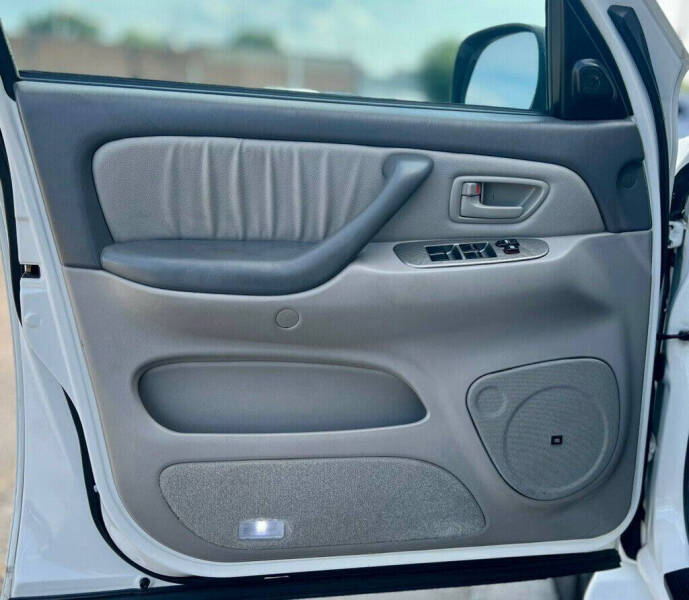 2003 Toyota Sequoia Limited