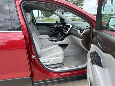 2023 GMC Acadia SLT