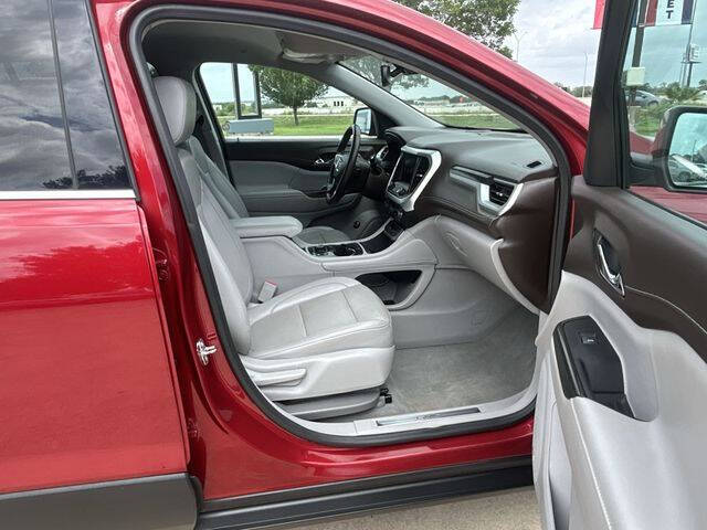 2023 GMC Acadia SLT