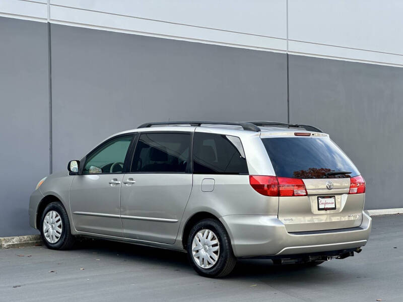 2004 Toyota Sienna CE 7 Passenger
