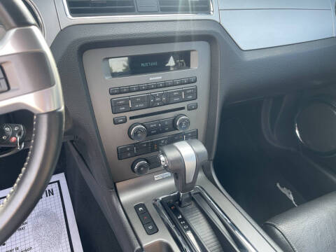 2010 Ford Mustang V6 Premium