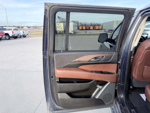 2017 Cadillac Escalade ESV Luxury