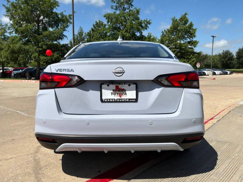 2025 Nissan Versa SV