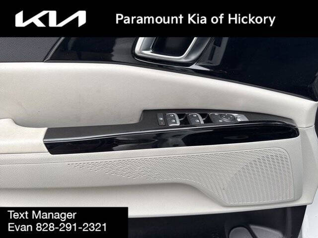 2024 Kia Carnival EX