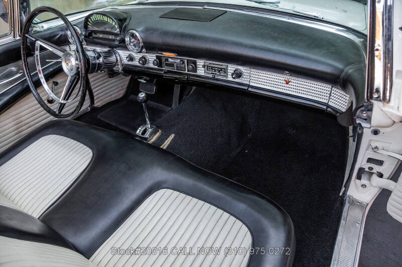 1956 Ford Thunderbird