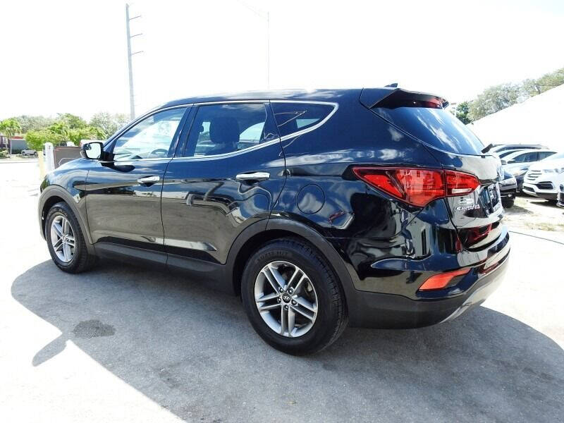 2017 Hyundai Santa Fe Sport  - $15,400