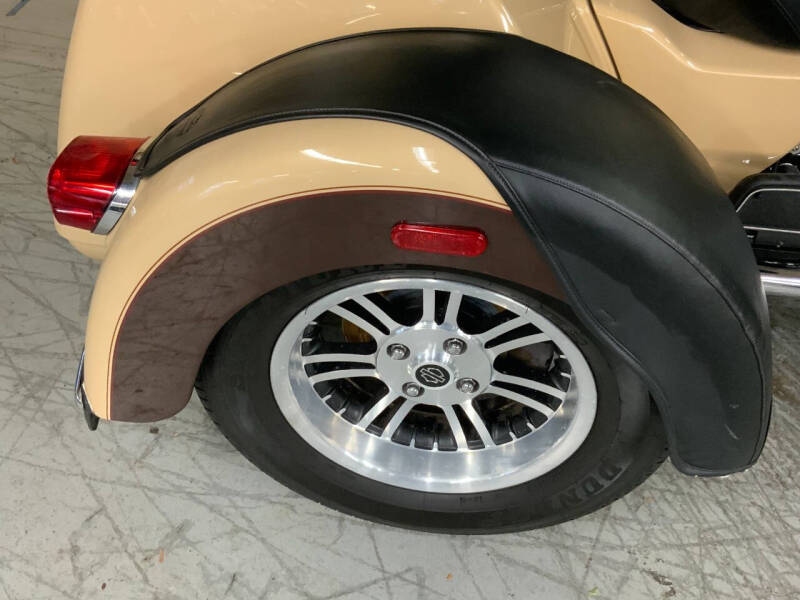 2014 Harley-Davidson FLHTCUTG TRI GLIDE