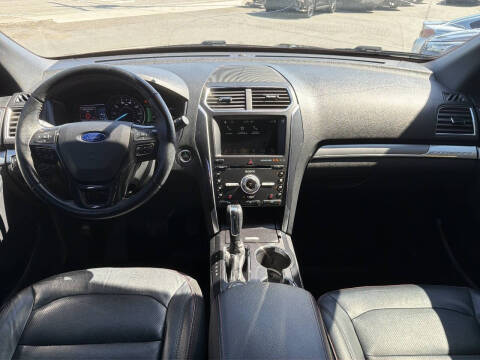 2017 Ford Explorer Sport