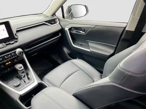 2025 Toyota RAV4 Hybrid XLE Premium