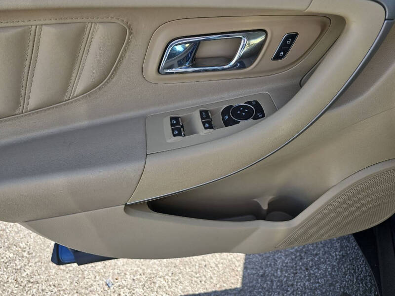 2018 Ford Taurus SEL