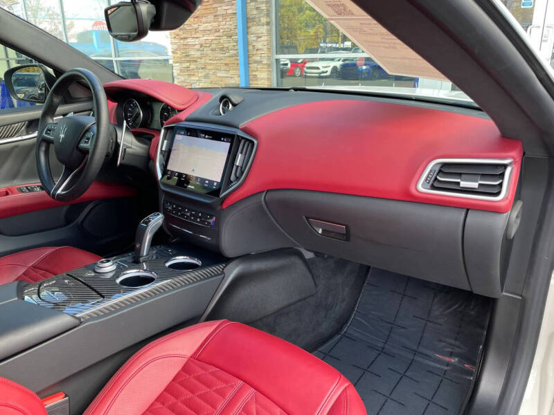 2023 Maserati Ghibli Trofeo