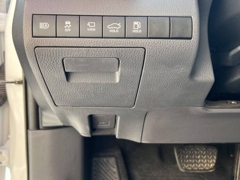 2019 Toyota Camry Hybrid XLE