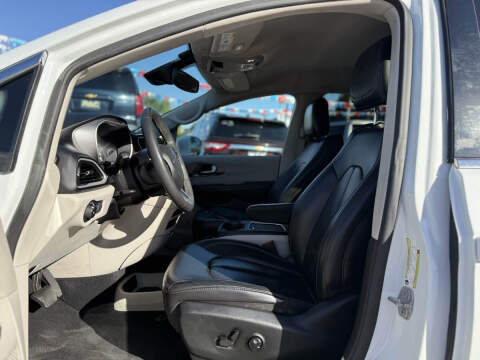 2022 Chrysler Pacifica Touring L