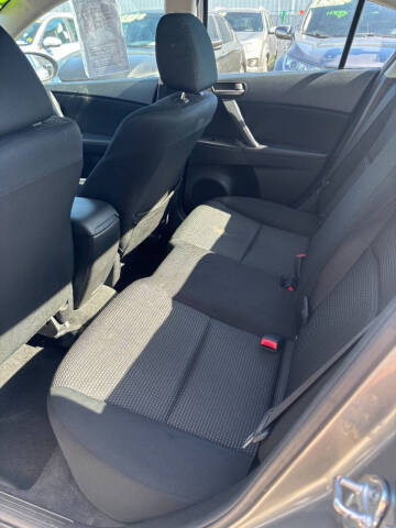 2013 Mazda MAZDA3 i Sport