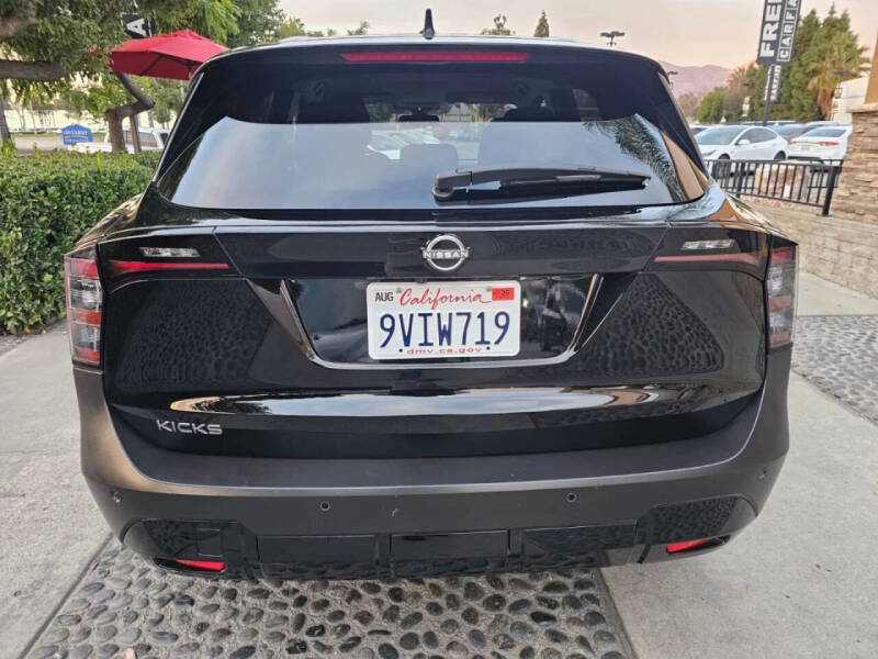 2025 Nissan Kicks SV