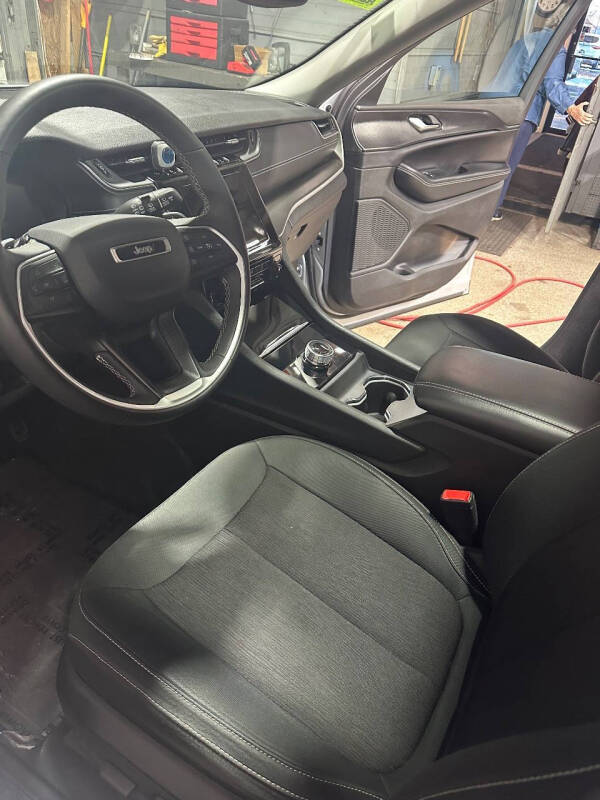 2023 Jeep Grand Cherokee Laredo