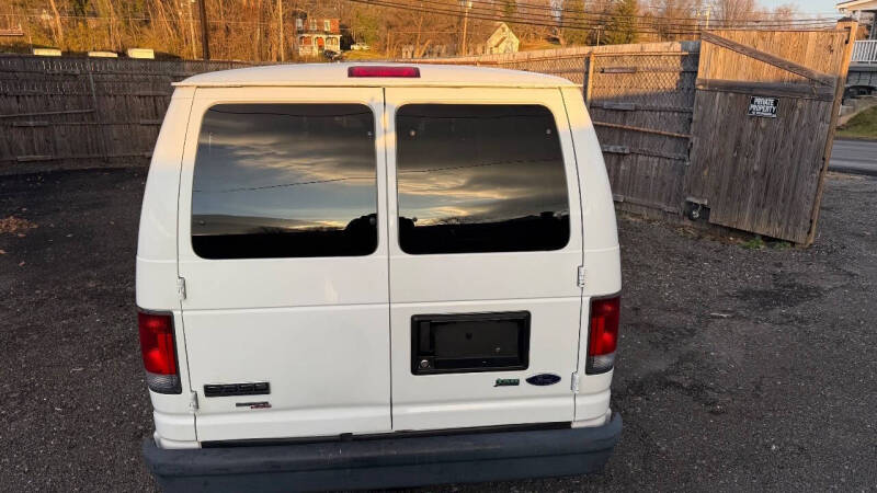 2011 Ford E-Series E-350 SD XL