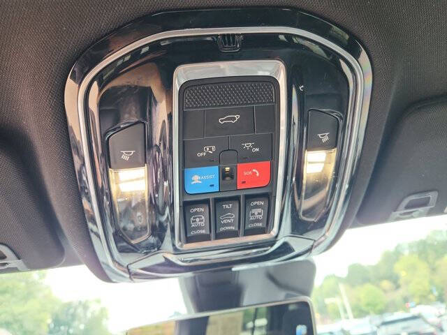 2022 Jeep Grand Cherokee Summit