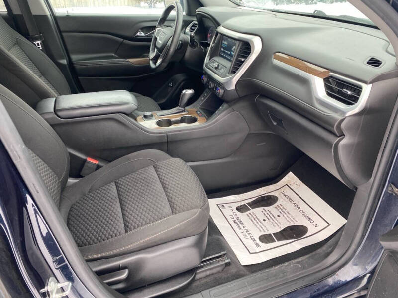 2017 GMC Acadia SLE-2