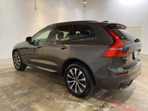 2025 Volvo XC60 B5 Core Dark Theme