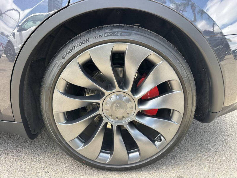 2024 Tesla Model Y Performance