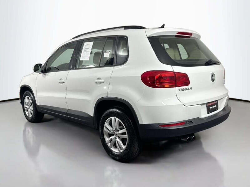2017 Volkswagen Tiguan 2.0T Limited S 4Motion