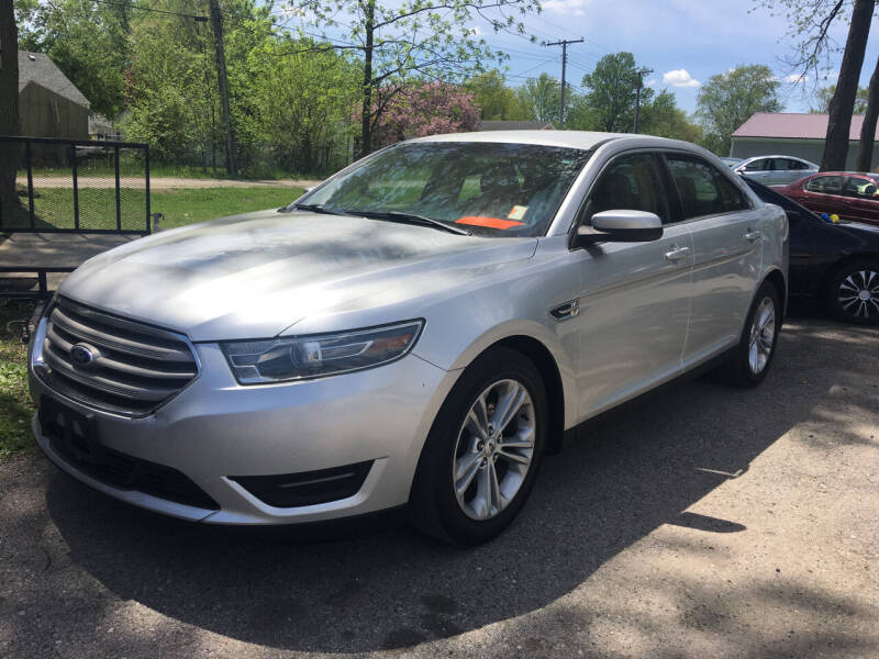 2015 Ford Taurus for sale at Antique Motors in Plymouth IN