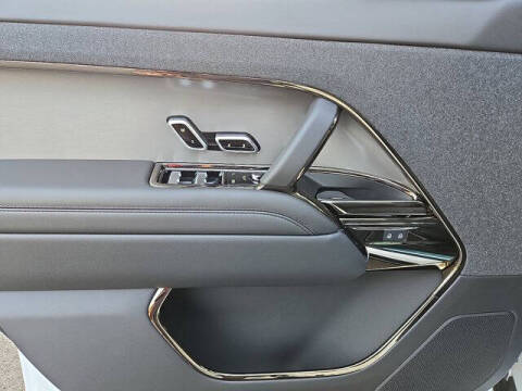 2025 Land Rover Range Rover Sport P360 SE