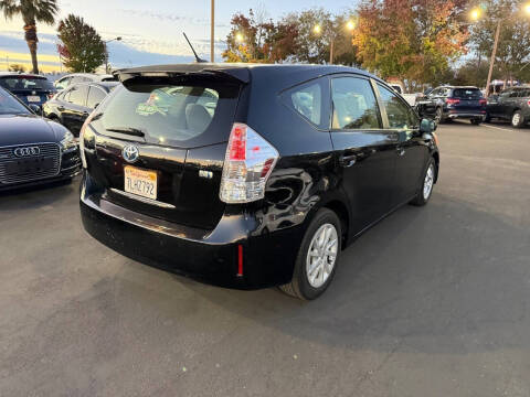 2012 Toyota Prius v Two